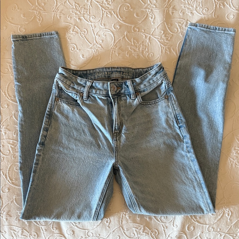 American Eagle Outfitters Mom Jeans Light Blue Tapered Leg Size 0 Long